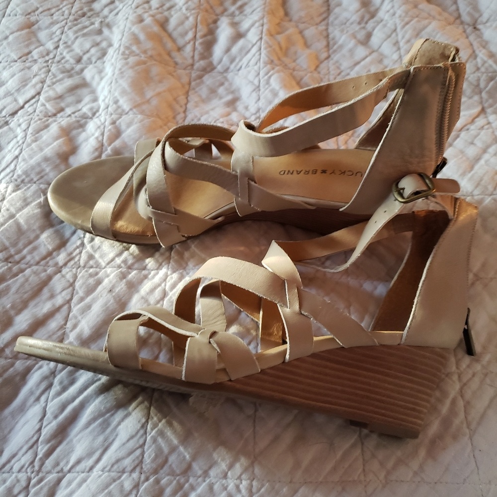 Wedge shoes